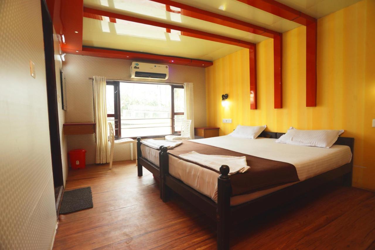 فندق Harmony Houseboats Alappuzha المظهر الخارجي الصورة