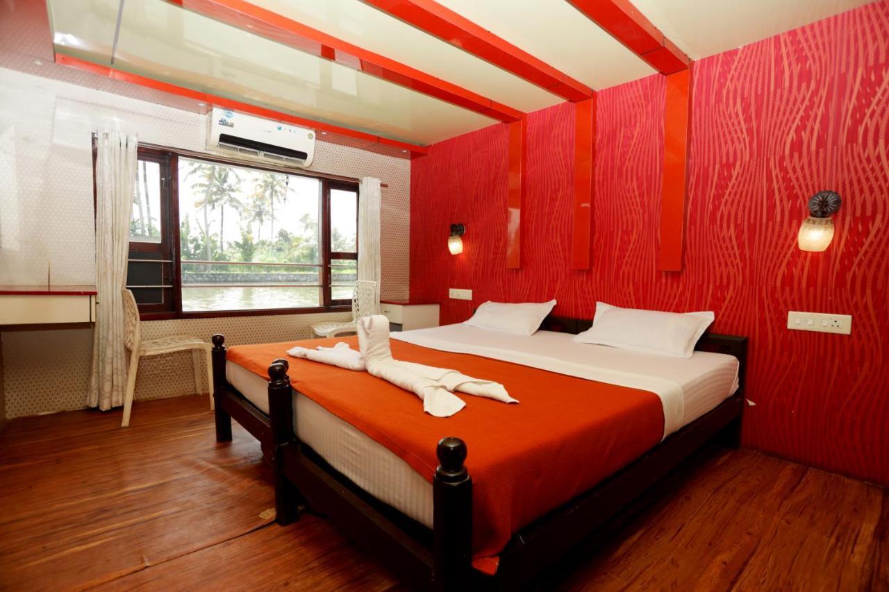 فندق Harmony Houseboats Alappuzha المظهر الخارجي الصورة