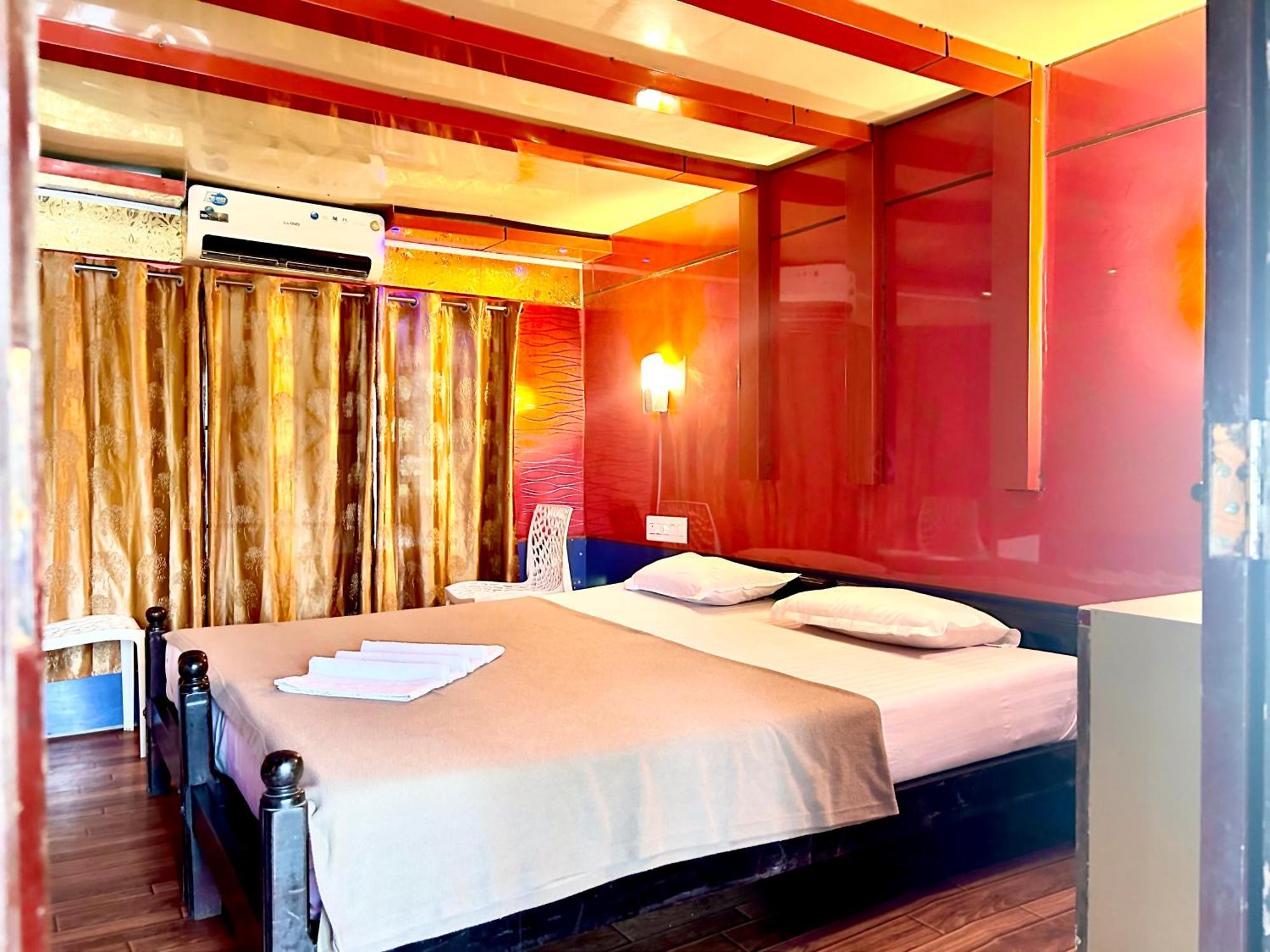 فندق Harmony Houseboats Alappuzha المظهر الخارجي الصورة