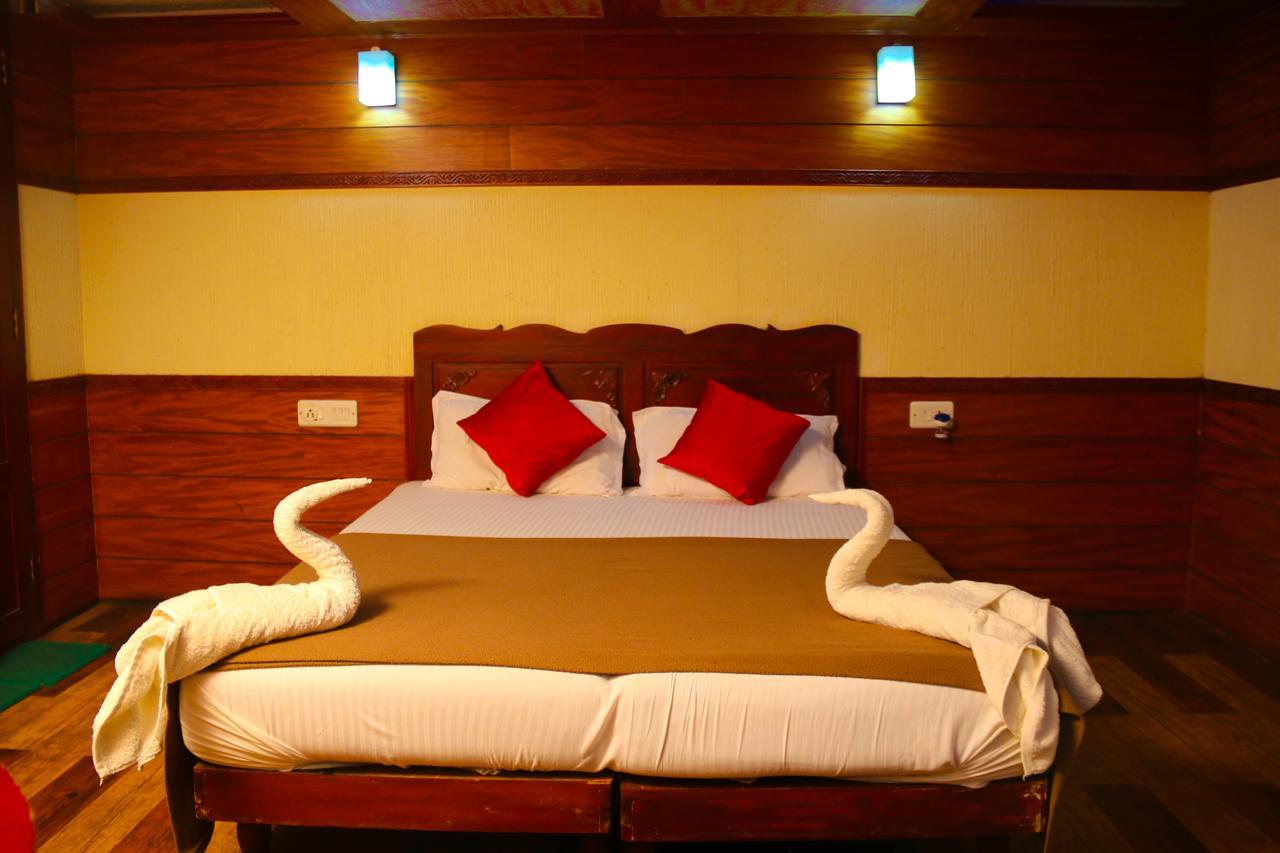 فندق Harmony Houseboats Alappuzha المظهر الخارجي الصورة