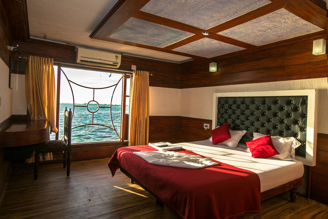 فندق Harmony Houseboats Alappuzha المظهر الخارجي الصورة