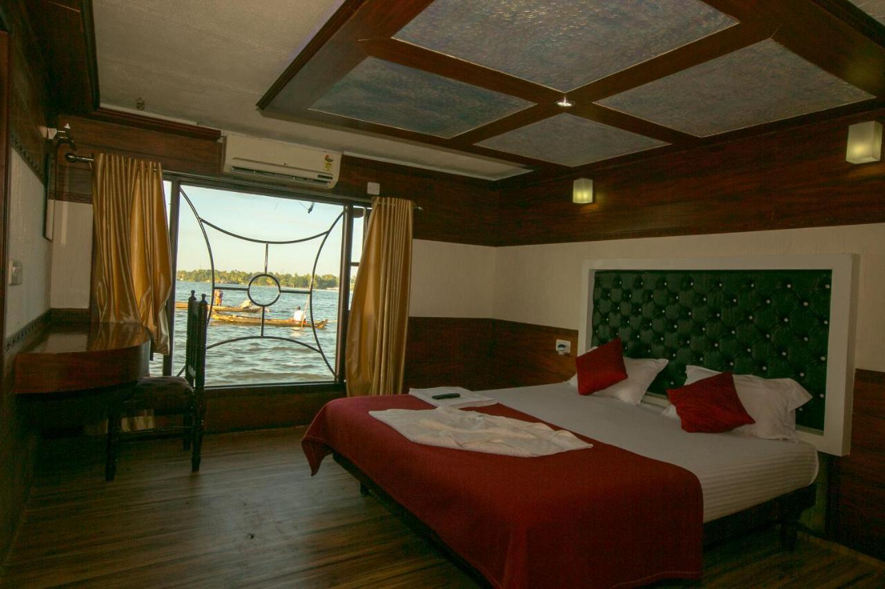 فندق Harmony Houseboats Alappuzha المظهر الخارجي الصورة
